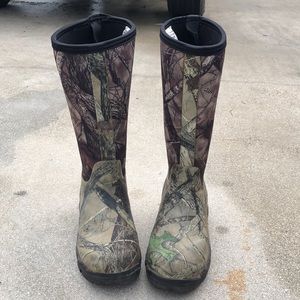 Hunting Camo Boots. Worn once.
